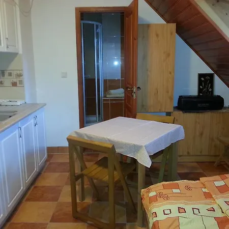 Pasztor Vendeghaz Daire Poroszló